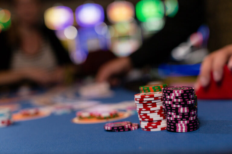 how to play casino games