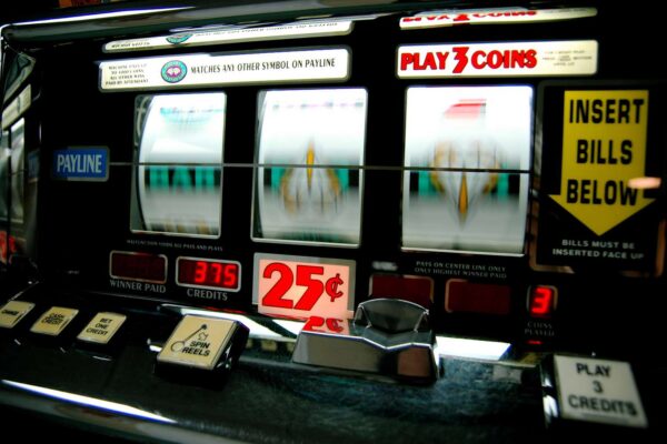 How Betting Patterns Influence Winning Potential in Online Slot Games
